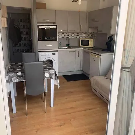 Apartment 5 Pers Port De